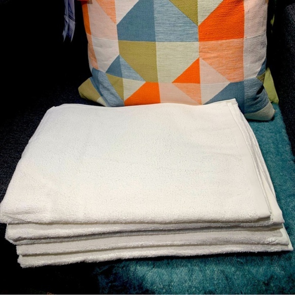 5 piece white ikea bath towels Length: 47 "
Width: 22 " 100% cotton NEW